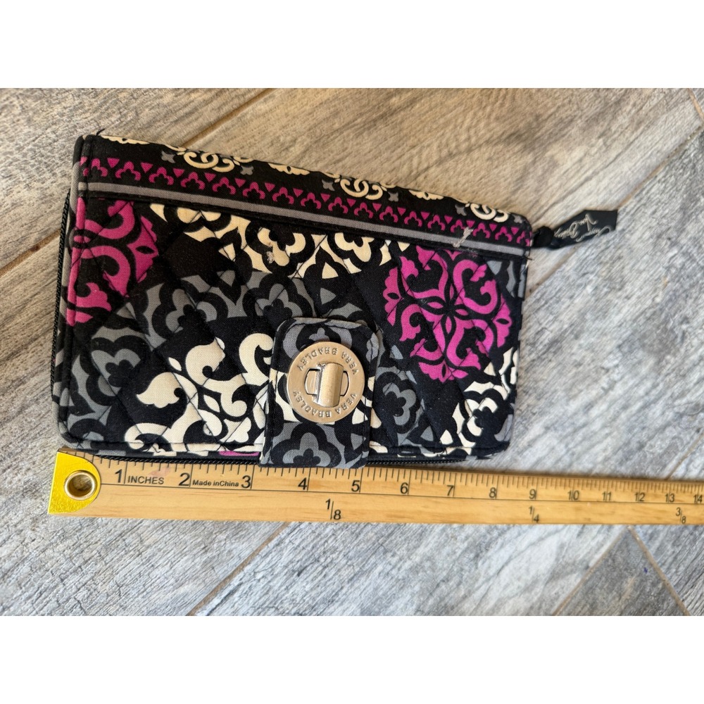 Vera Bradley Wallet Canterberry Magenta Turn Lock Quilted Wristlet Accordion